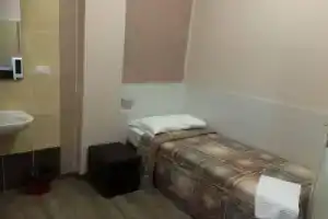 Hotel «Kennedy», Милан