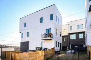New Listing! Luxe New-build W/ Rooftop Lounge 3 Bedroom Townhouse, Нэшвилл