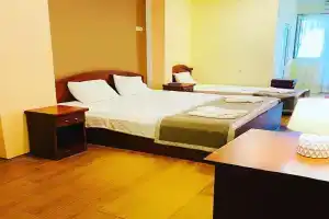 Sanny villa, Григолети