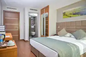 Hakcan Hotel, Измир