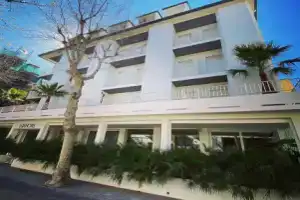 Hotel «Lux», Габичче-Маре