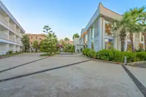 Bendis Beach Hotel, Акьярлар