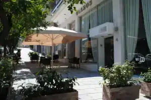 Glaros Hotel, Пирей