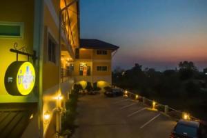 Baanlugchange Hotel, Чантхабури