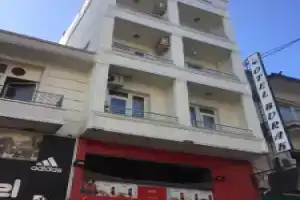 Otel Burak, Унье