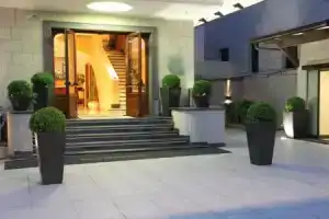 Ranch Palace Hotel, Неаполь