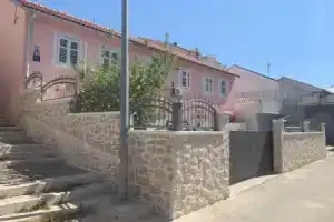 Apartment Silvana II, Шибеник