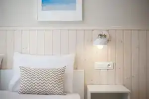 Avi Suites 2, Фалираки