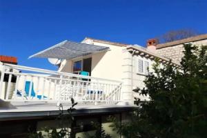 Apartment Linda1 - 20m from the sea, Lumbarda