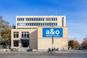 Отель «a&o Aachen Hauptbahnhof», Аахен