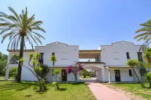 Nicolaus Club Marina Torre Navarrese, Лотцорай