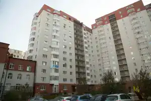 Апартаменты Наш дом на улице 50 лет ВЛКСМ 19, Тюмень