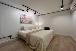 MINI-ME HUBS - Charm Suites in Old City, Чианг Май