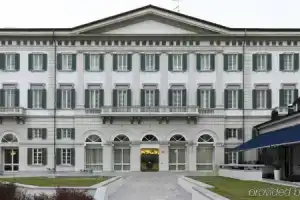Отель «Nh Milano Palazzo Moscova», Милан