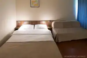Omega Hotel, Ольштын