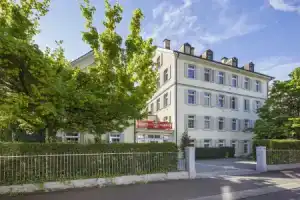 Отель «Swiss Night by Fassbind», Цюрих