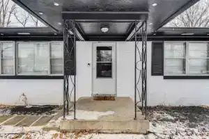 Modern Home ~ 6 Mi to Downtown Indy: Pets Welcome!, Индианаполис