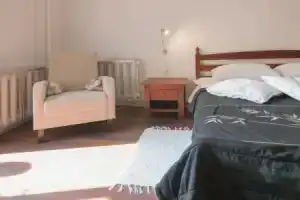 Апартаменты Home-Hotel, ул. Малая Житомирская, 5, Киев