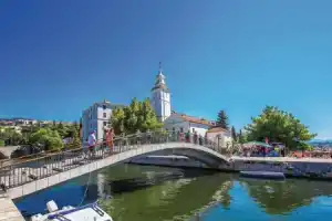 Nice Apartment in Dramalj With 1 Bedrooms and Wifi, Цриквеница