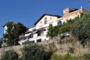 7 bedrooms house with sea view enclosed garden and wifi at Massa Lubrense 2 km away from the beach, Масса Лубрензе