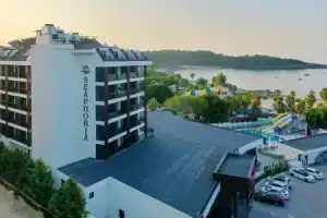 Grand Paradise Hotel, Окурджалар