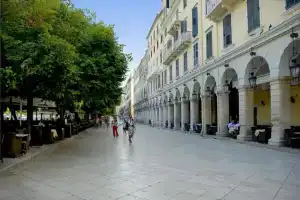 Villa Sinialo, Ниссаки