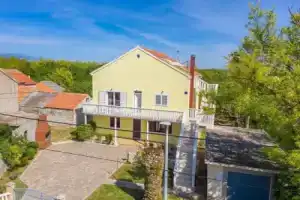 Apartment Luna Near the Beach, Привлака