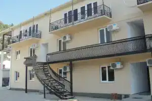 Гостевой дом «Лоза», Гагра
