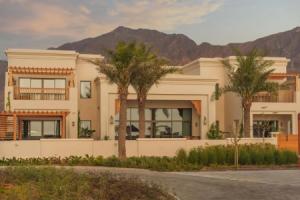 Naama Beach Villas & Spa, Аль Акка