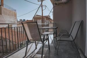 Modern apartment 1 minute from Remataki beach, Питагорио