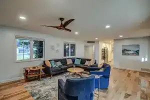 Broadmor with Casita, Темпе