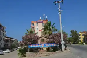 Megas Hotel, Айвалык