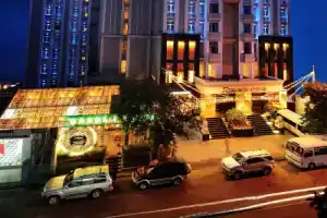 Romance Hotel, Хюэ