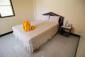 Lanta Coral Beach Resort, Остров Ланта
