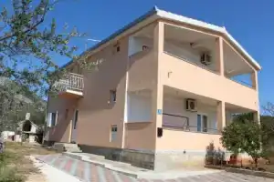 Vesna Apartment, Сегет Враница