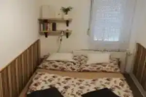 ÁRPÁD Apartman, Сексард