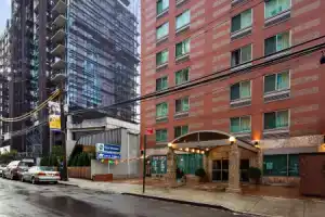 Отель «Best Western Court», Куинс
