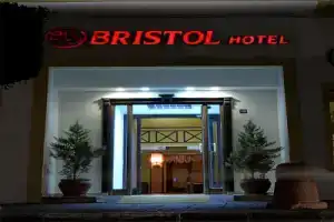 Отель «Bristol», Кирения