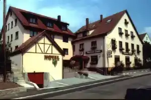 Traube Hotel Oeffingen, Фелльбах