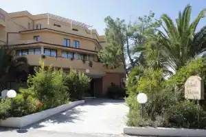 Hotel «I Melograni», Виесте