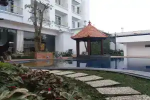 Kj Hotel Yogyakarta, Джокьякарта