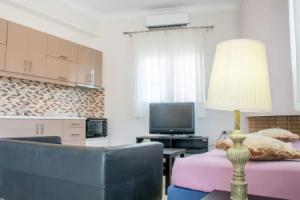 Jenny Apartment, Закинф