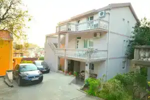 Apartments Cenic, Бечичи