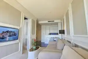 Royalis Suites, Бечичи