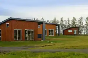 Einishus Cottages, Лейгар