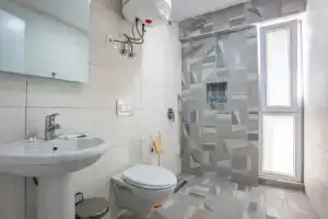 The Blue Wave Hotel, Химара