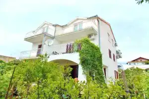 Bakmaz Apartment, Водице