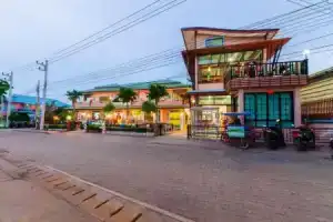Отель «Baan Tonpai Koh Larn», Джомтьен