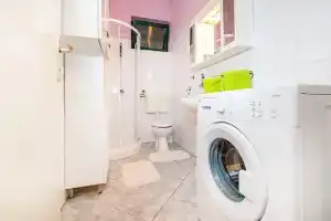 Amazing Apartment in Jasenice With 1 Bedrooms and Wifi, Rovanjska