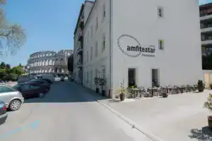 Hotel «Amfiteatar», Пула